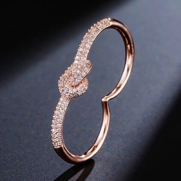 ALIA RING|| Two finger ring, knot ring - Picture 2 of 4